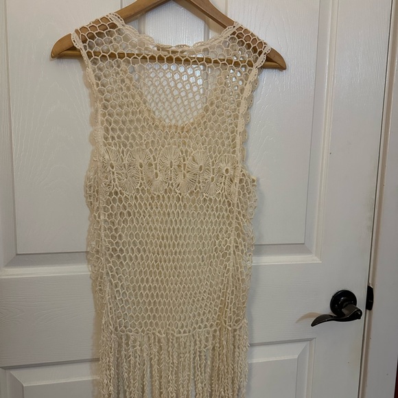 Iris Cream Crochet Fringe Top - Picture 5 of 6